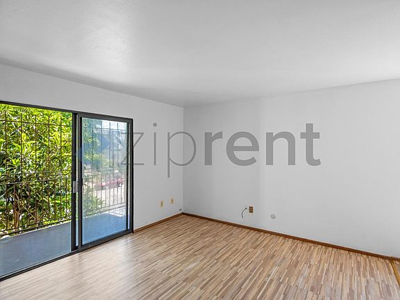 2nd image of 321 Athol Ave APT 1