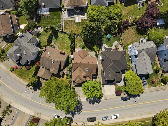3rd image of 1476 Lansdowne Dr