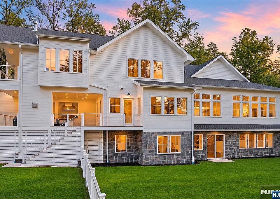 1st image of 468 Lydecker Street