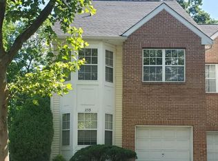 235 Hidden Woods Ct, Piscataway, NJ 08854