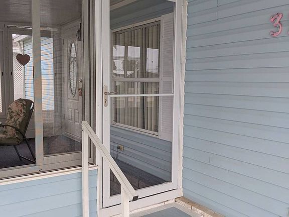 2nd image of 31 Lake Pointe Dr