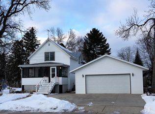421 Adams St, Oconto, WI 54153