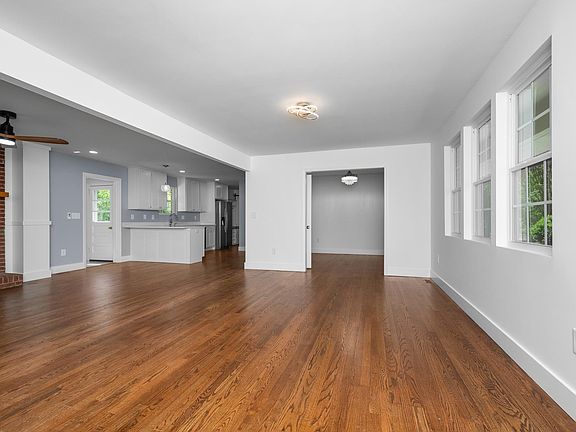 3rd image of 105 Eunice Dr