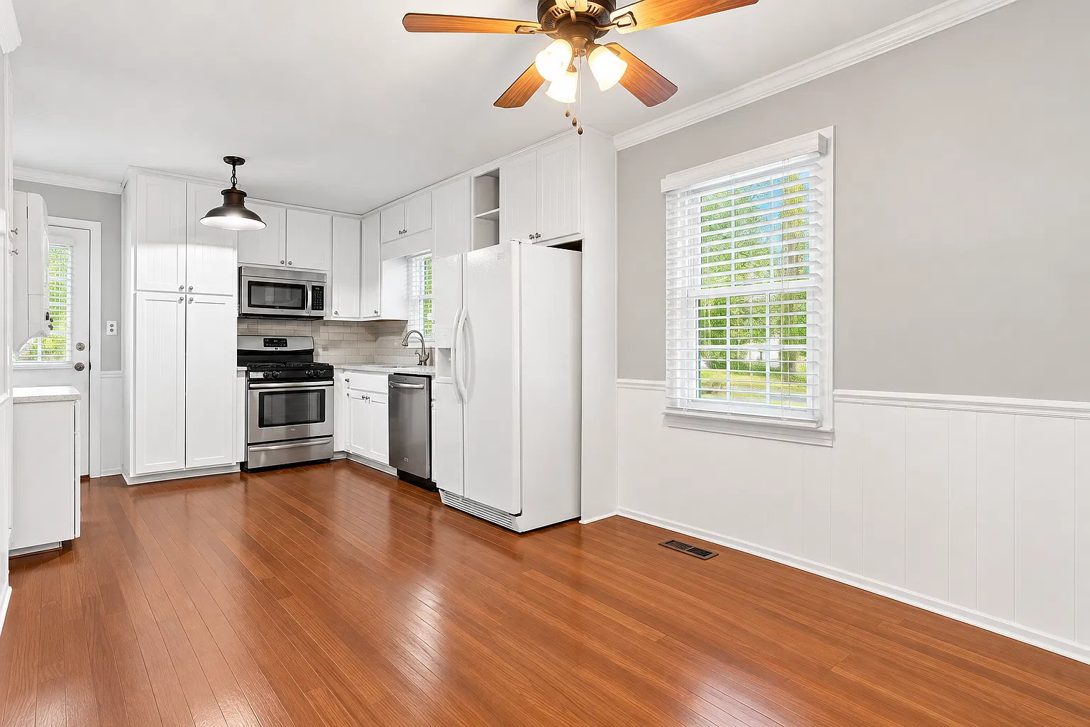 2 bed, 966 sqft, $1,800 — Photo 4