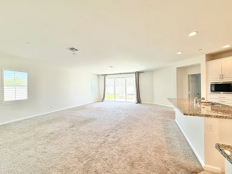 1047 Piedmont Rd — Photo 2