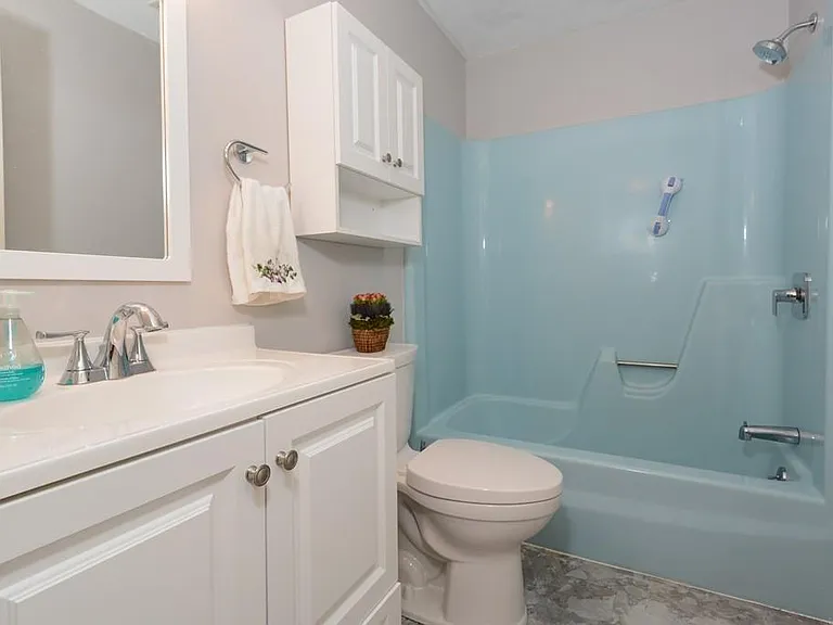 327 Plantation St — Photo 10