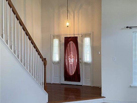 2nd image of 3806 Jamestown Dr