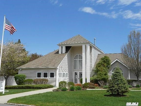 3rd image of 1601 Willow Pond Dr
