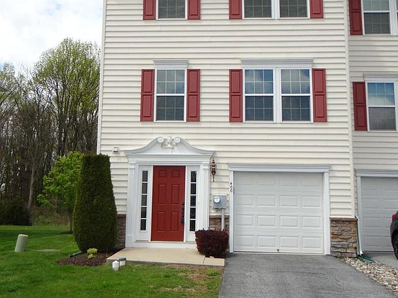 2nd image of 400 Larose Dr #400