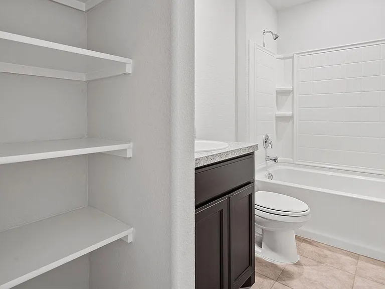 333 Beekeeper Dr — Photo 16