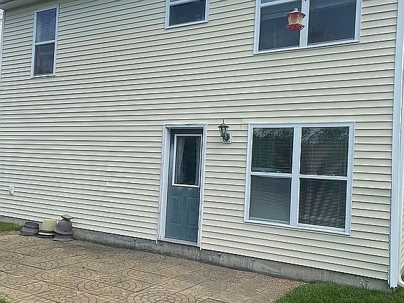 4th image of 19 Myers Ln