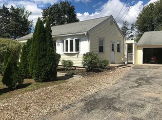 17 Sunset Dr, Shelton, CT 06484