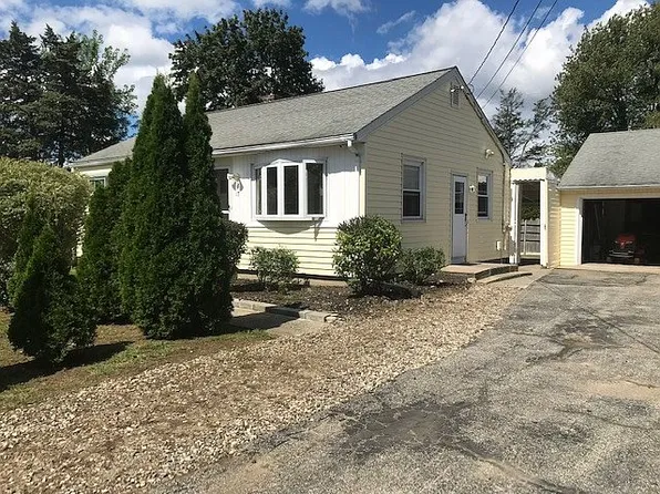 17 Sunset Dr, Shelton, CT 06484