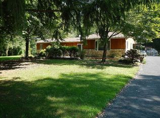 972 Woodland Dr, Walnutport, PA 18088