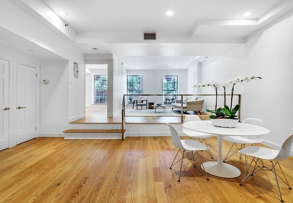 1st image of 222 E 5th St APT 4