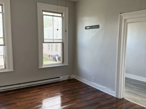 21 Sloan St #2, Albany, NY 12202