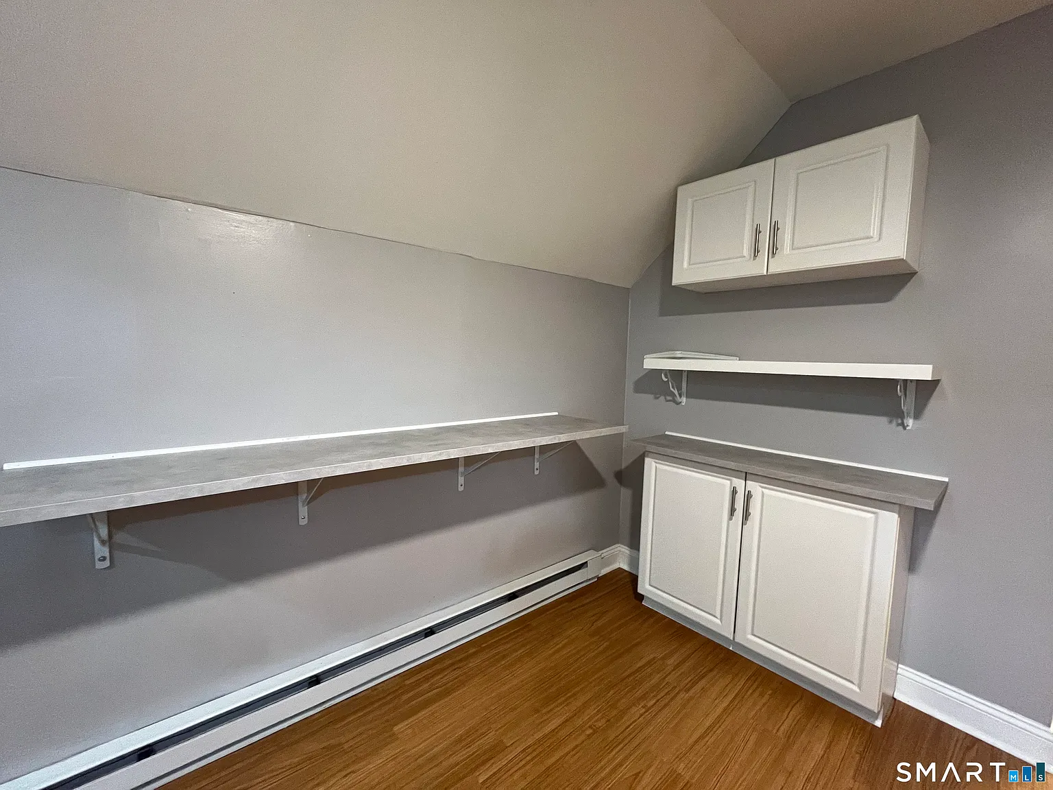 2 bed, 1.0 bath, 2870 sqft, $1,850 — Photo 3