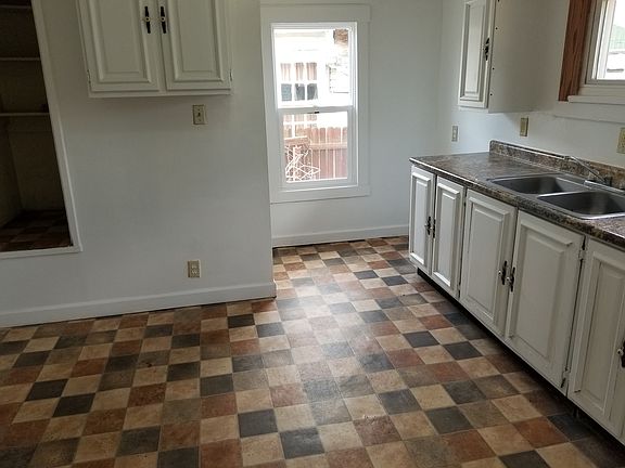 4th image of 899 Madison Ave