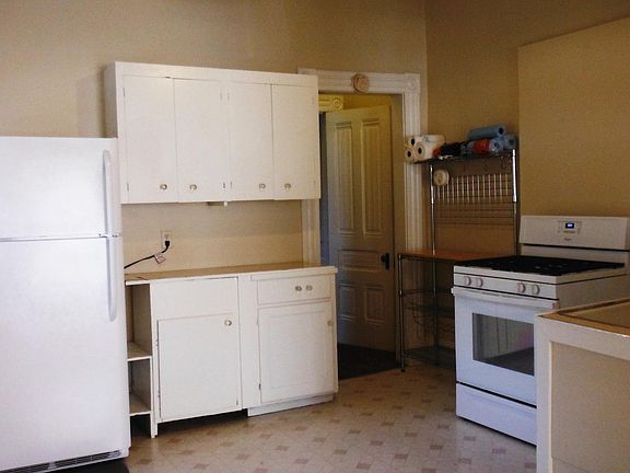 2nd image of 1055 1/2 Nevada Ave
