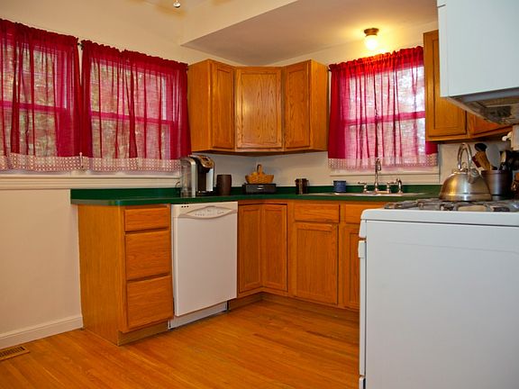 4th image of 2121 E Mulberry St