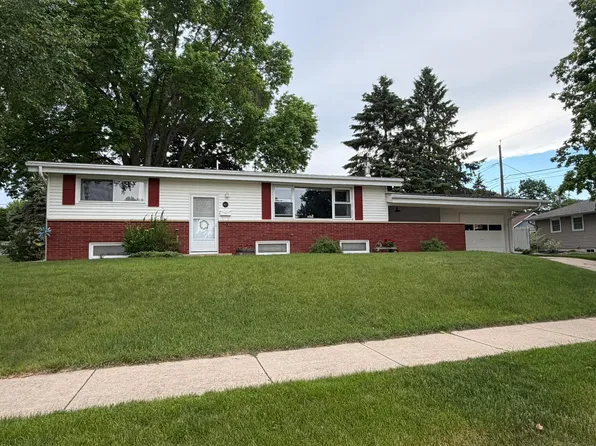 1611 Cascade St NW, Rochester, MN 55901