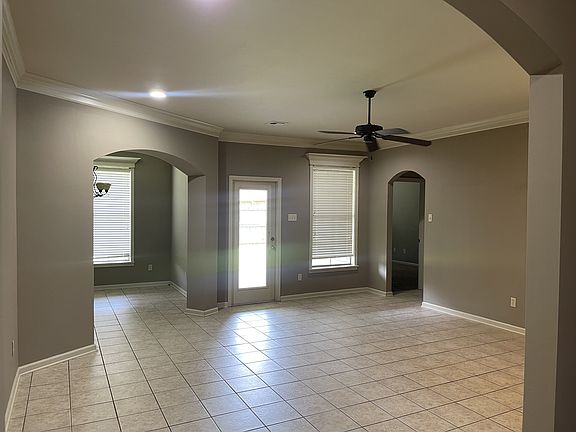 3rd image of 102 Robin Dale Dr