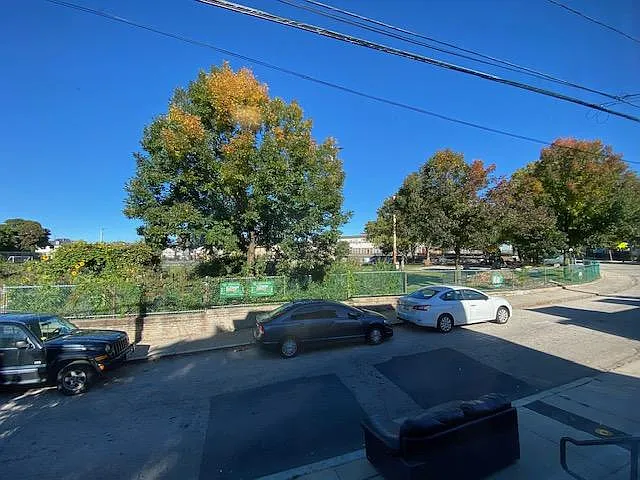 27 Florence St #1R — Photo 15