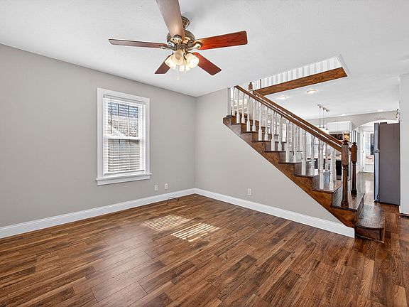 4th image of 611 Stafford St