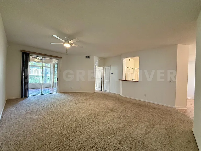 204 Augusta Cir — Photo 9