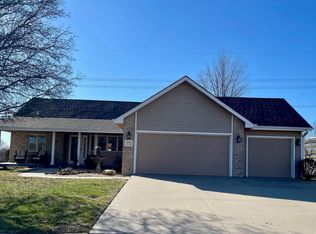 3939 SW 40th Ter, Topeka, KS 66610