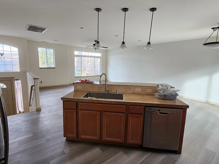 2745 Scottsdale Rd — Photo 4