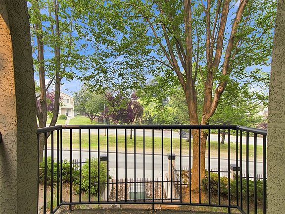 4th image of 411 Aberdeen Dr #7