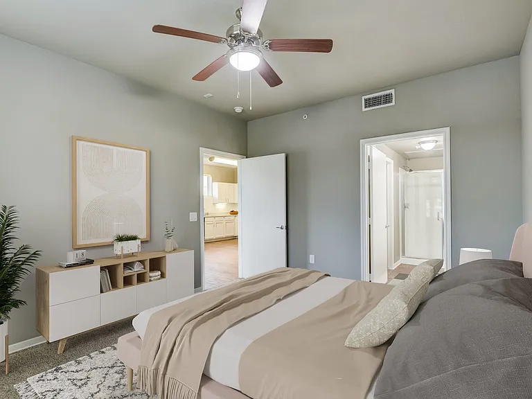 Gateway Oaks Apartments — Photo 6