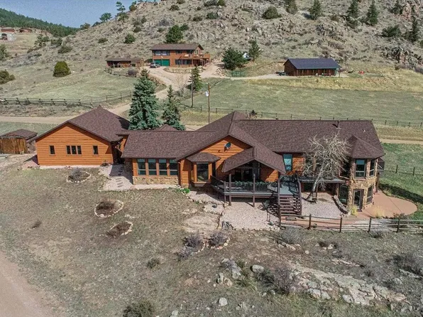 90 Mount Axtell Dr, Livermore, CO 80536