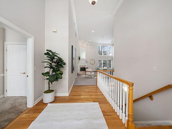 4th image of 5540 Bellerive Pl