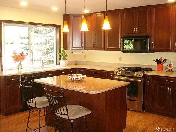 3rd image of 5233 Deerfield Park Ct NE