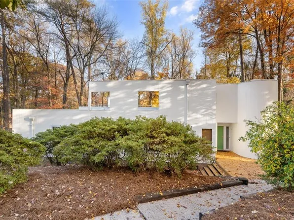 2520 Aaron Ln, Winston Salem, NC 27106