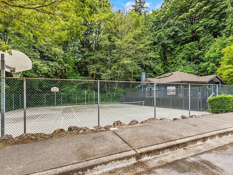 Basketball and tennis court