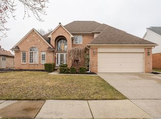 48202 Lincoln Dr, Macomb, MI