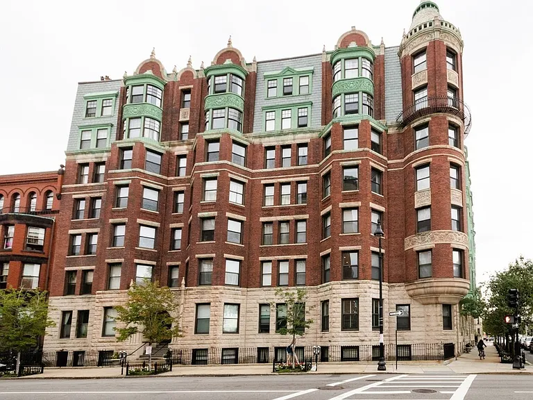 2 W Charlesgate St #105 — Photo 10