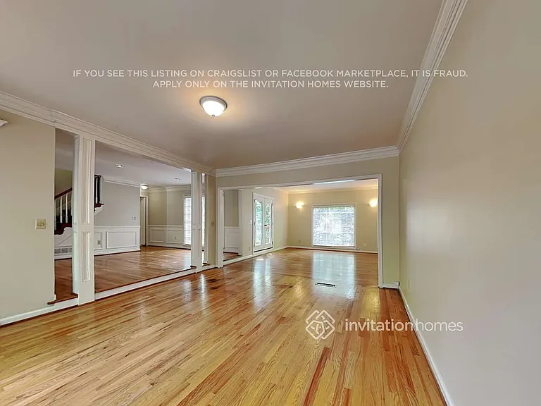 9320 N Lake Dr — Photo 5