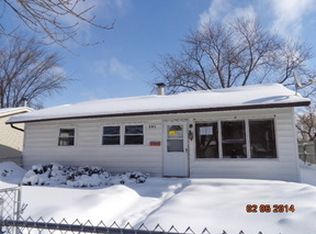 859 Taylor Ave, Aurora, IL 60506