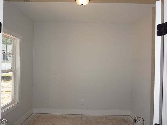3rd image of 54 Jeffrey Ln