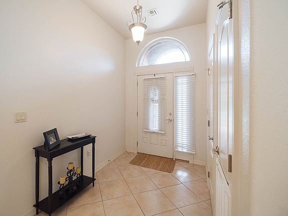 2nd image of 3456 Heritage Cir