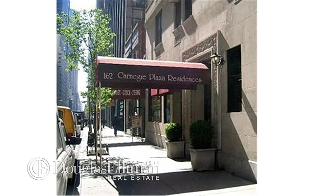 Rented by Douglas Elliman | media 8