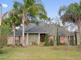 16 Pony Ln, Saint Rose, LA 70087