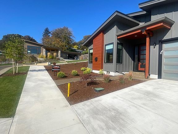 3rd image of 3491 SW Buckeye Pl