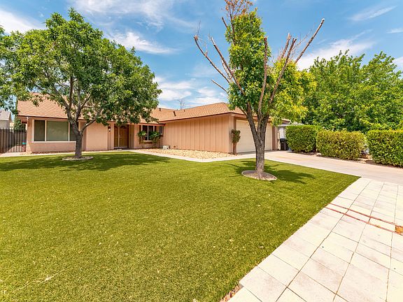 2nd image of 43013 Lemonwood Dr