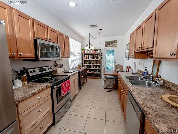 3rd image of 2147 SE Eatonville Dr