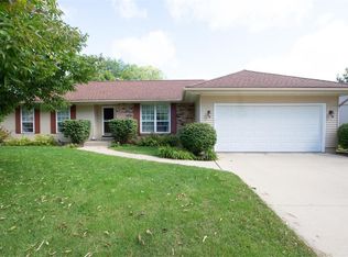 1614 Homewood Ln NE, Cedar Rapids, IA 52402